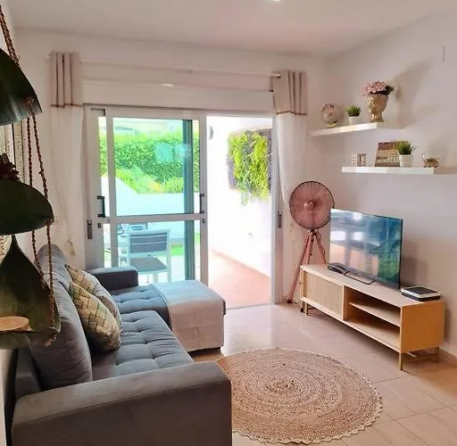 Apartamento Homely In Modern Building With Pool