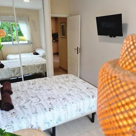 Homely In Modern Building With Pool 圣米格尔德阿沃纳