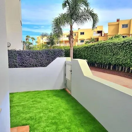 Apartment Homely In Modern Building With Pool