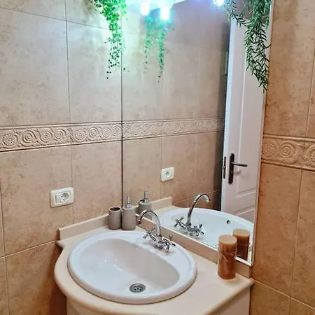 Homely In Modern Building With Pool 圣米格尔德阿沃纳