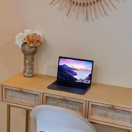 Homely In Modern Building With Pool 公寓 圣米格尔德阿沃纳