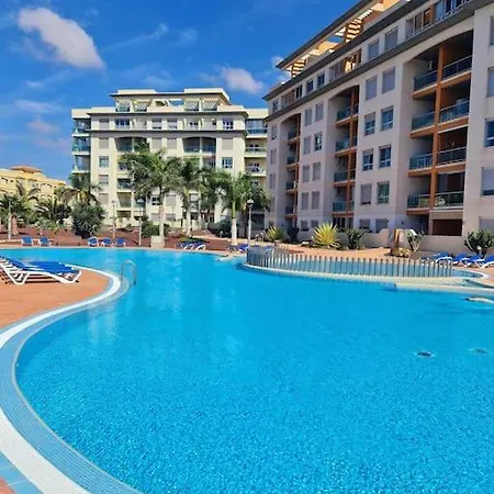 Homely In Modern Building With Pool